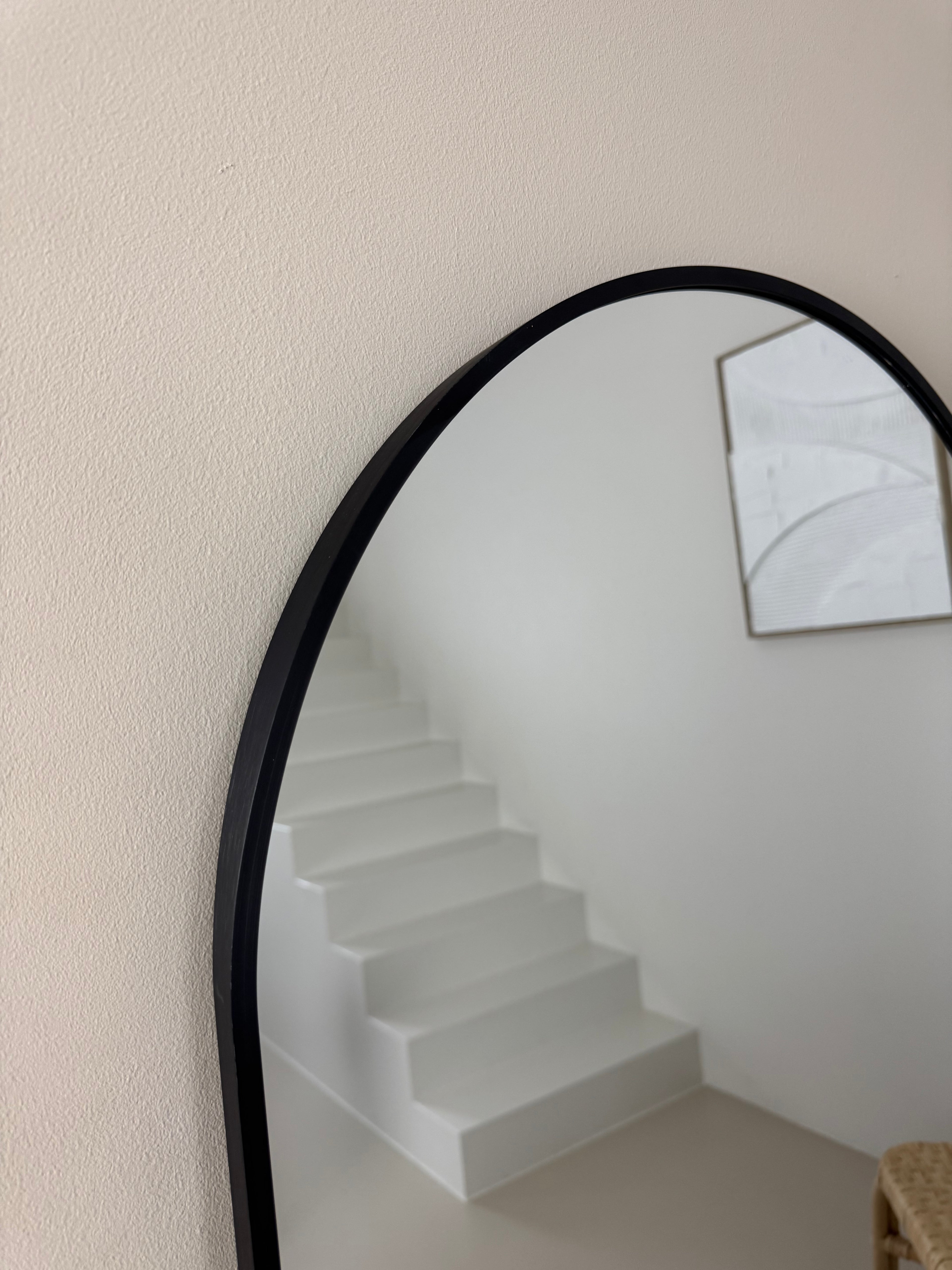 Ovale spiegel zwart 160×60 cm – ophangbaar, leunend of staand met standaard