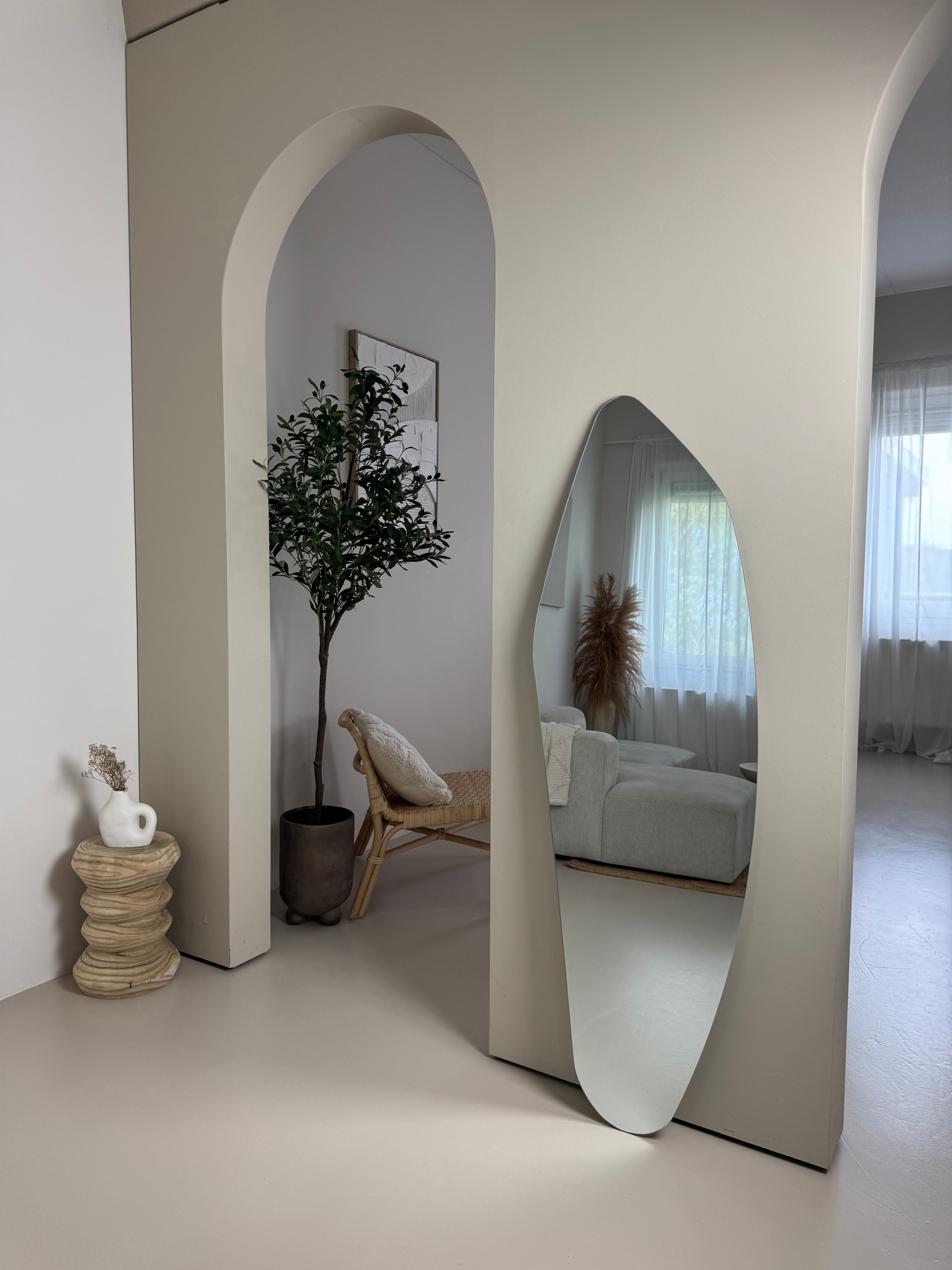 Organische spiegel curved 160x50 cm– uitsluitend ophangbaar aan de muur