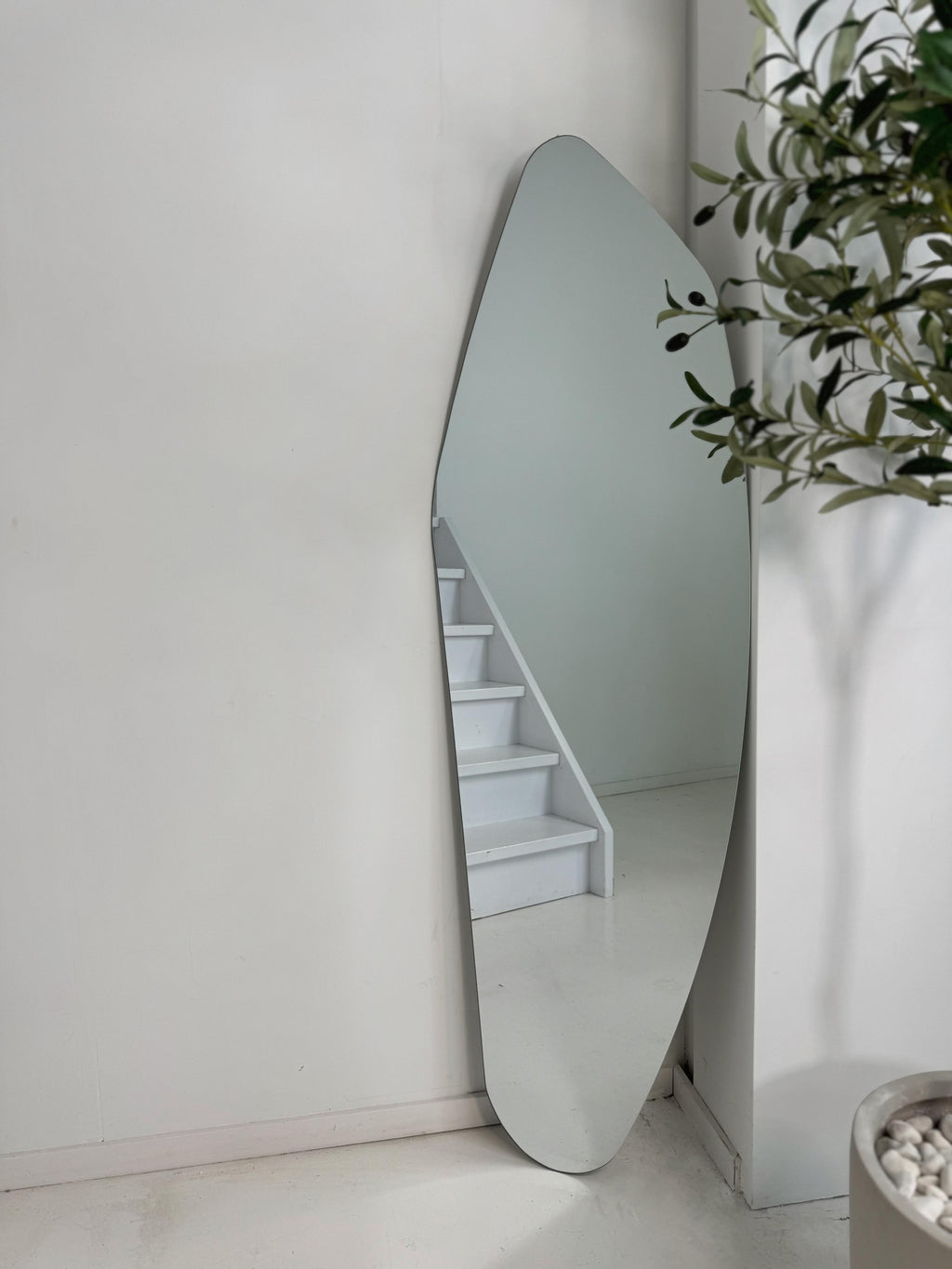 Organische spiegel curved 160x50 cm– uitsluitend ophangbaar aan de muur