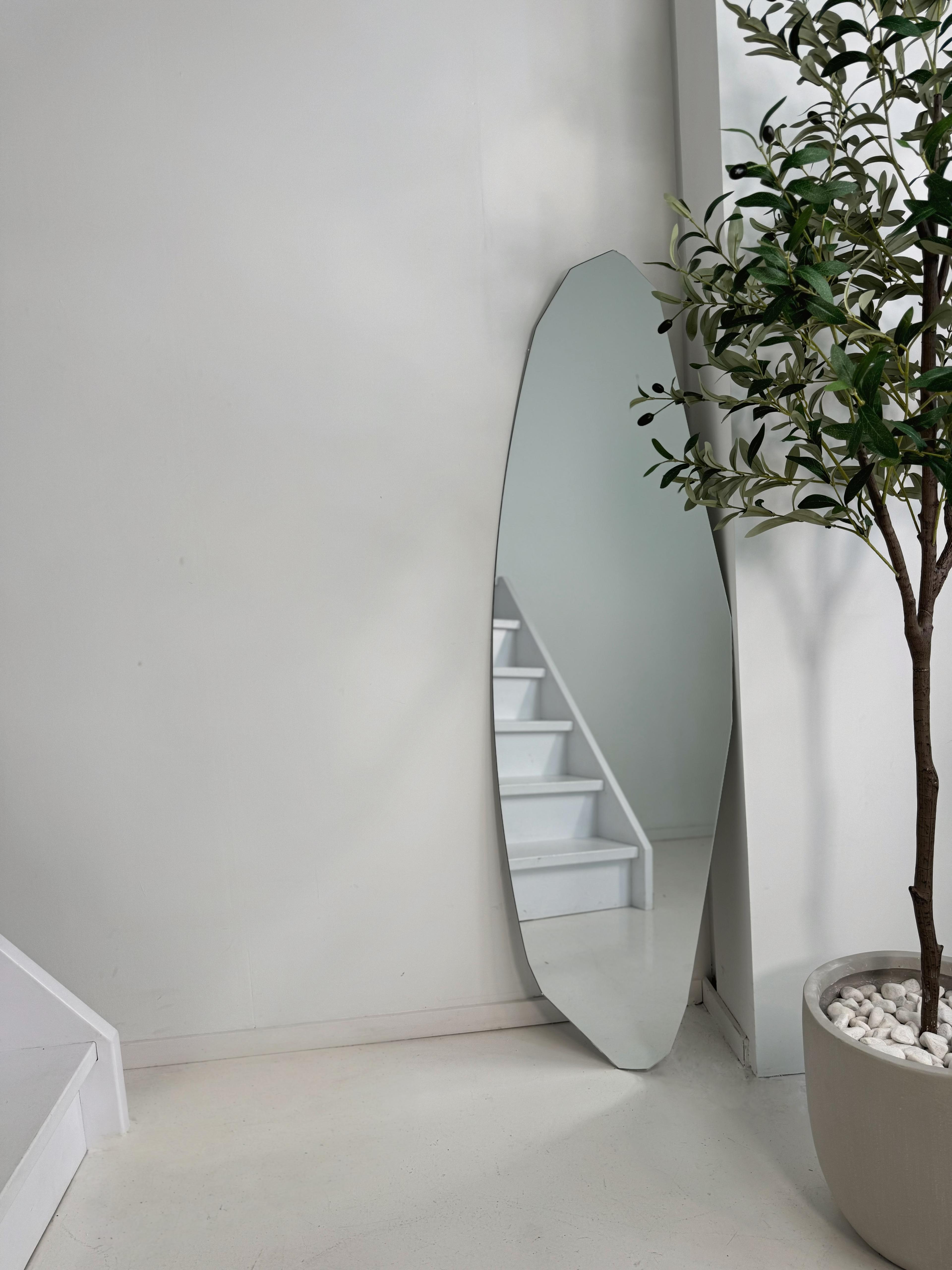 Organische spiegel soft squared 160x50 cm– ophangbaar aan de muur