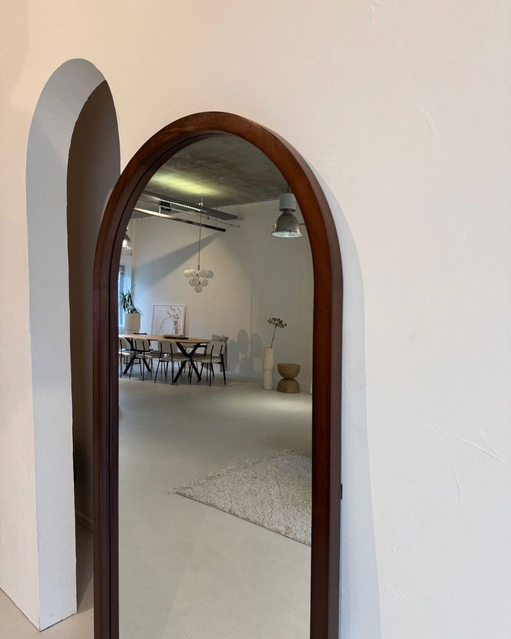 Boogspiegel hout 180×80 cm – ophangbaar, leunend of staand met standaard