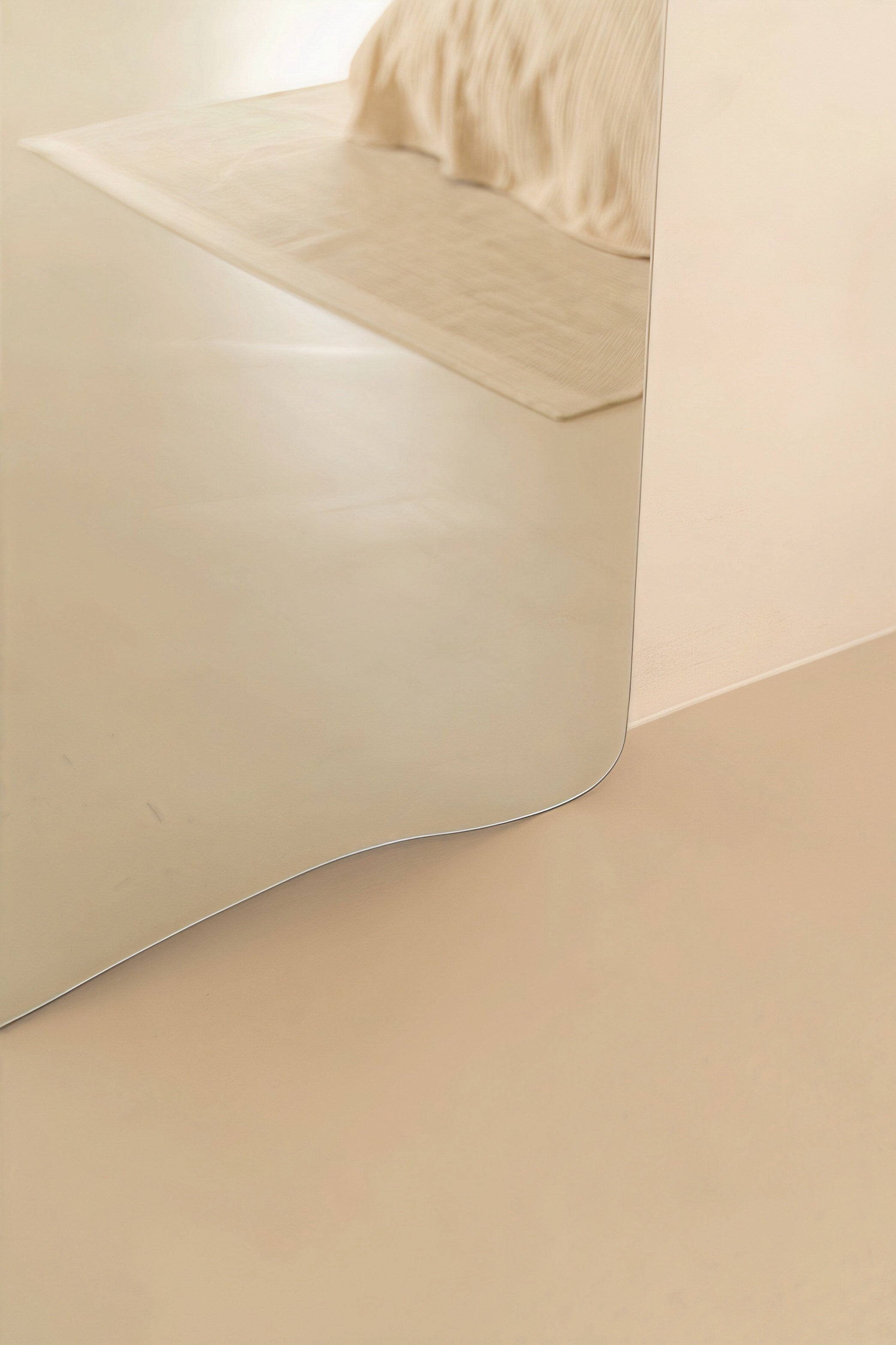 Frameless boogspiegel woonkamer 180x100 cm